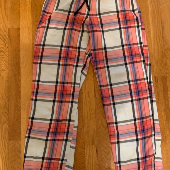 Victoria’s Secret lightweight flannel pajama set! - Picture 4 of 5